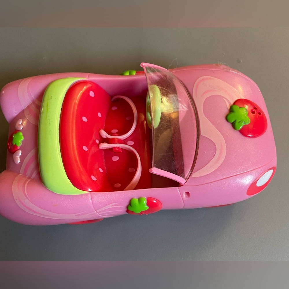 Hasbro Strawberry Shortcake Doll 2008 Toy Convertible Car Plastic 6 1/2” - Picture 5 of 6